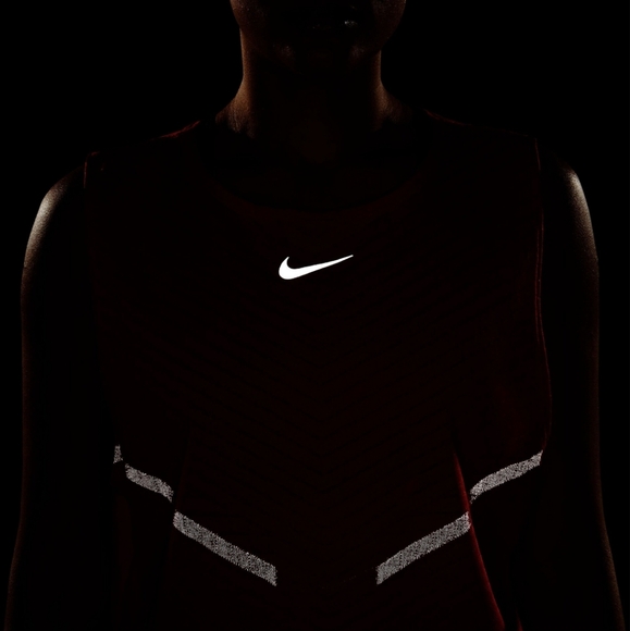 Nike Dri-Fit ADV Run Division Women's Engineered Running Tank - coral red - Picture 8 of 15